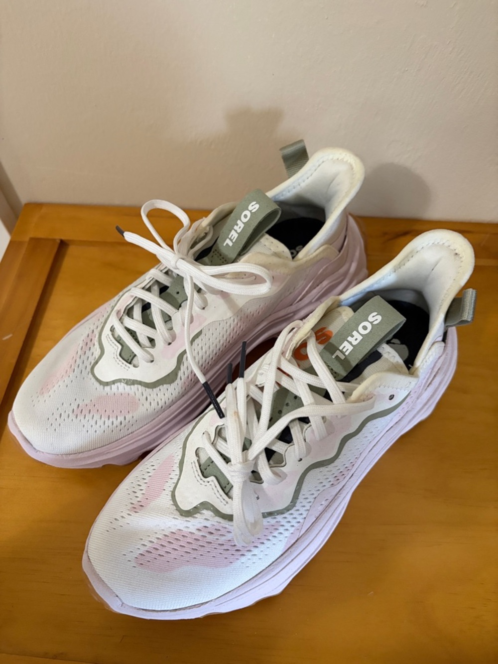 Sorel Kinetic Breakthru Tech Day Lace Sneakers. Never Worn! New without Tags!